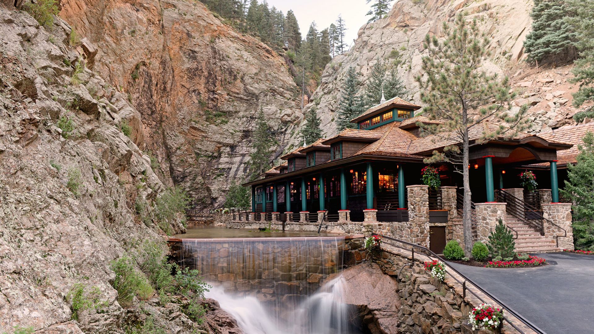 Authentic Colorado Venues   Broadmoor