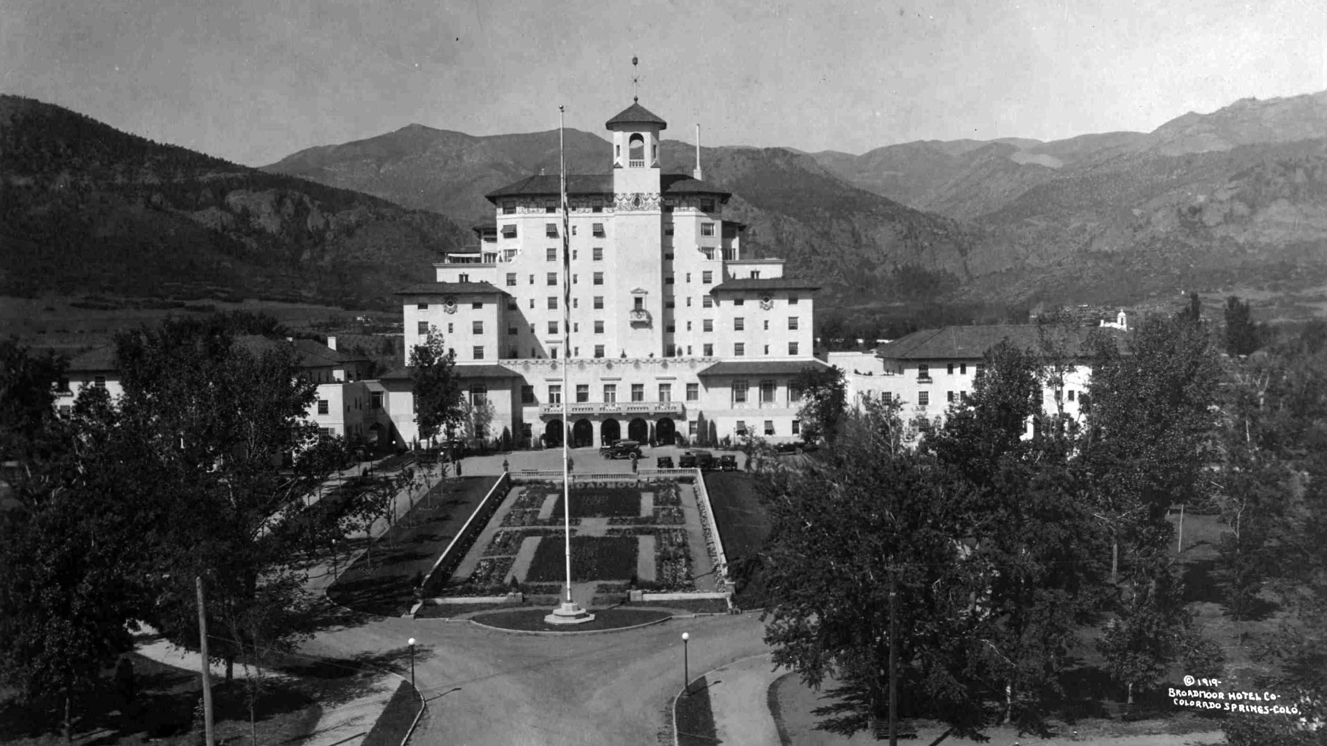Historical black and white image of The Broadmoor. 